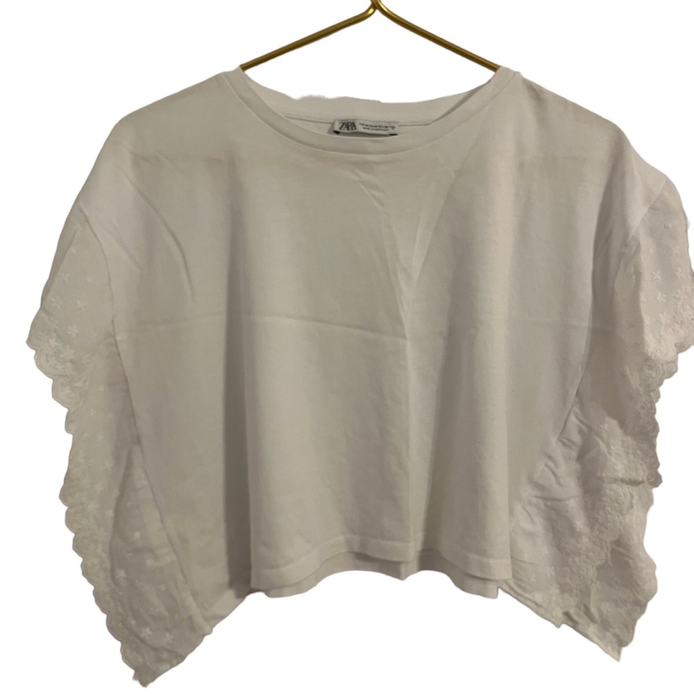Zapa top white new size Med shirt waist and eyelet sleeve